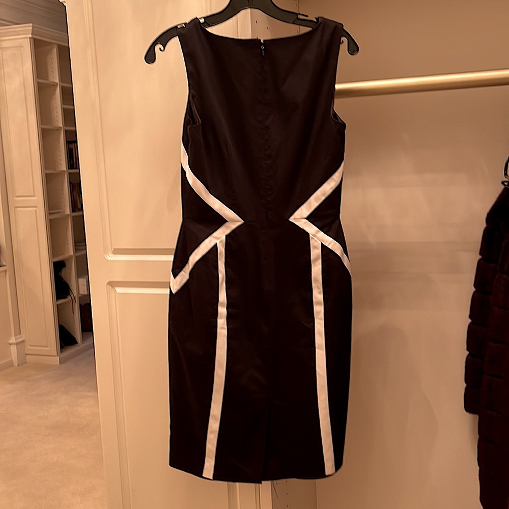 WHBM absolutely stunning dress.  In black with white.  Sz2 - Picture 2 of 2